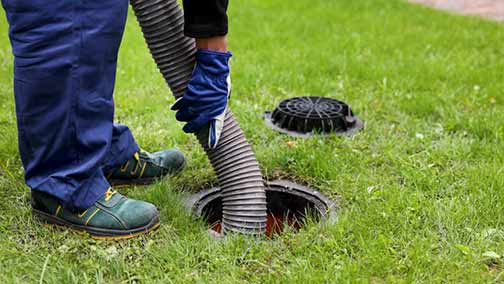 a professional septic pumping service in dupage county