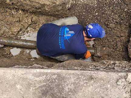 Professional plumber in Darien Illinois providing residential plumbing services