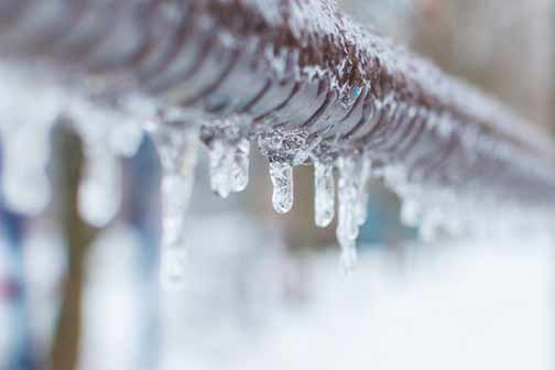 Steps to Handle Thawing Frozen Pipes