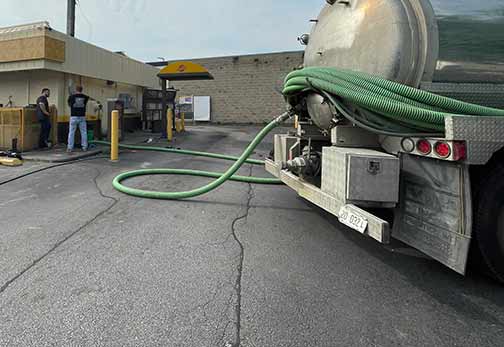 a commercial grease trap pumping service in oak brook.