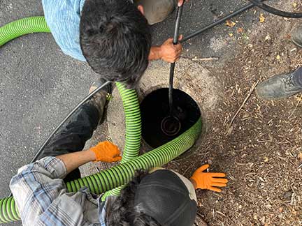Professional plumber in Oak Park Illinois providing residential plumbing services