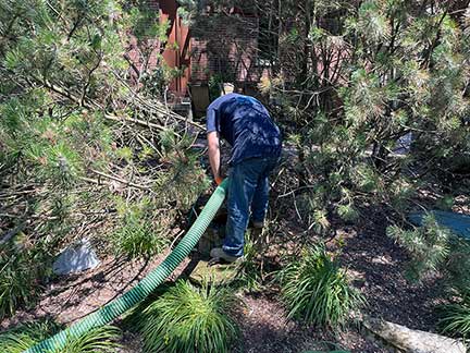 Septic tank pumping service in Burr Ridge Illinois by professional technicians