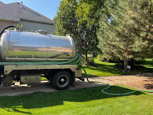 a septic tank pumping service