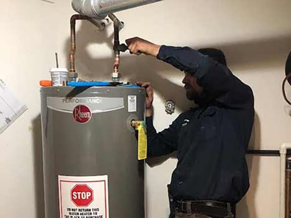 Water heater replacement service in Indian Head Park, Illinois